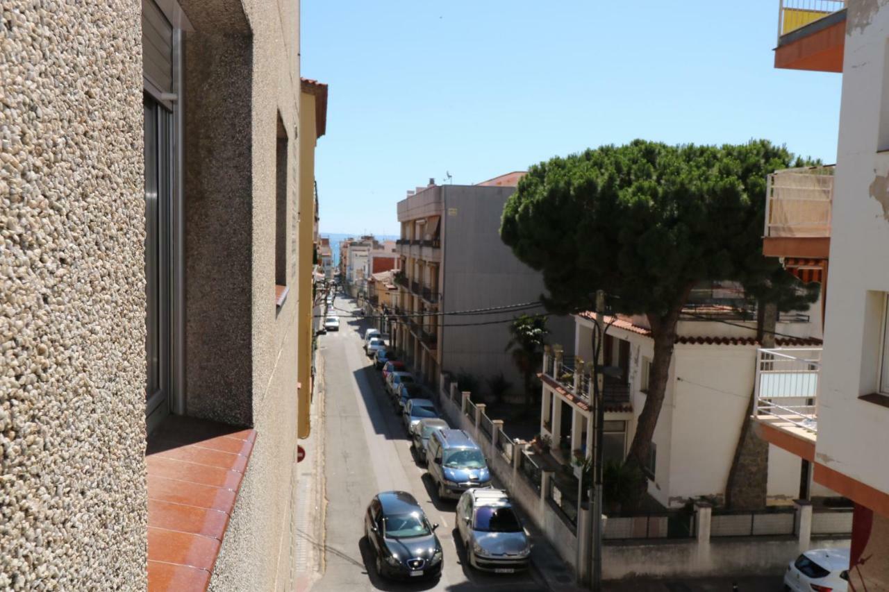 Frances Masia Roses Exterior foto
